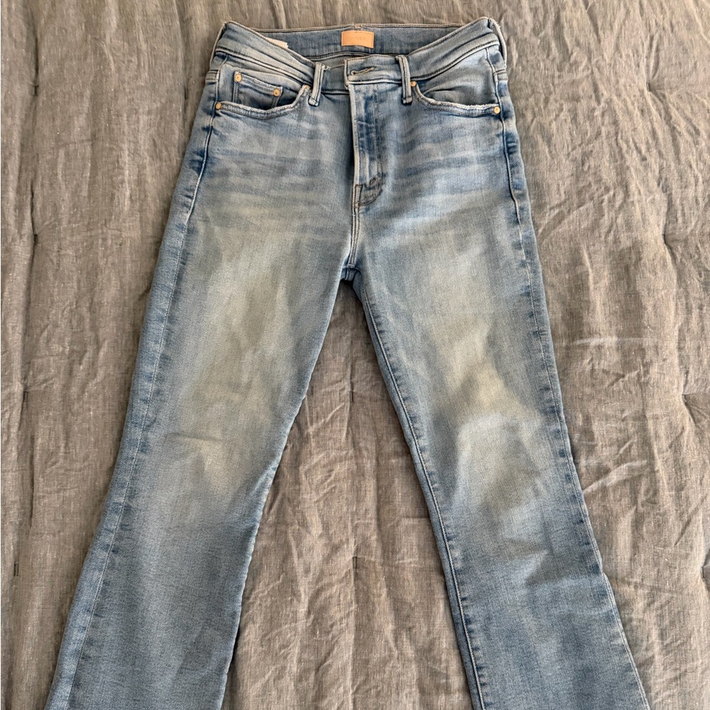 MOTHER The Insider Crop Step Fray Denim Light Blue Jeans with Frayed Details